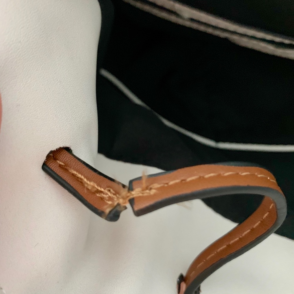 Leather backpack - Picture 2 of 2